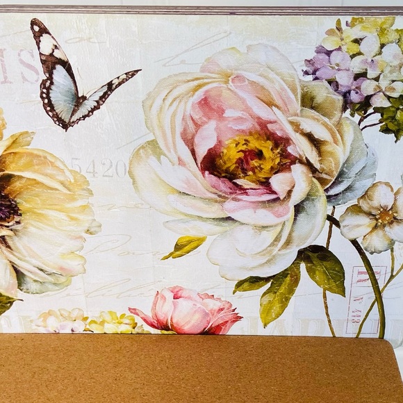 8 GUC Paris Flowers and a Butterfly Place Mats Slightly Used but Still Clean🦋🌸 - Picture 13 of 16